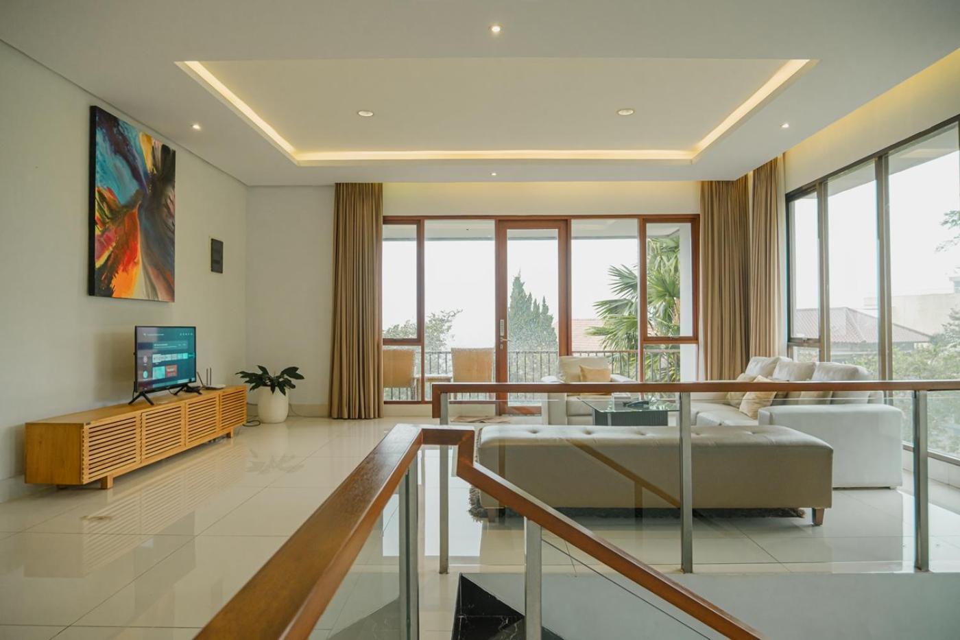 Ohara View 5 Bedrooms With A Private Swimming Pool Villa Bandung